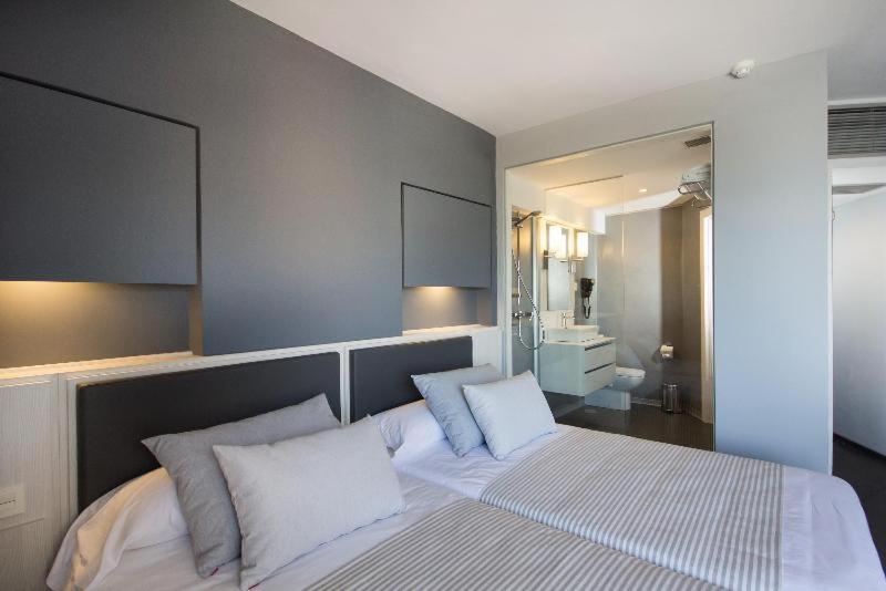 Hotel El Puerto By Pierre Vacances Fuengirola Room photo